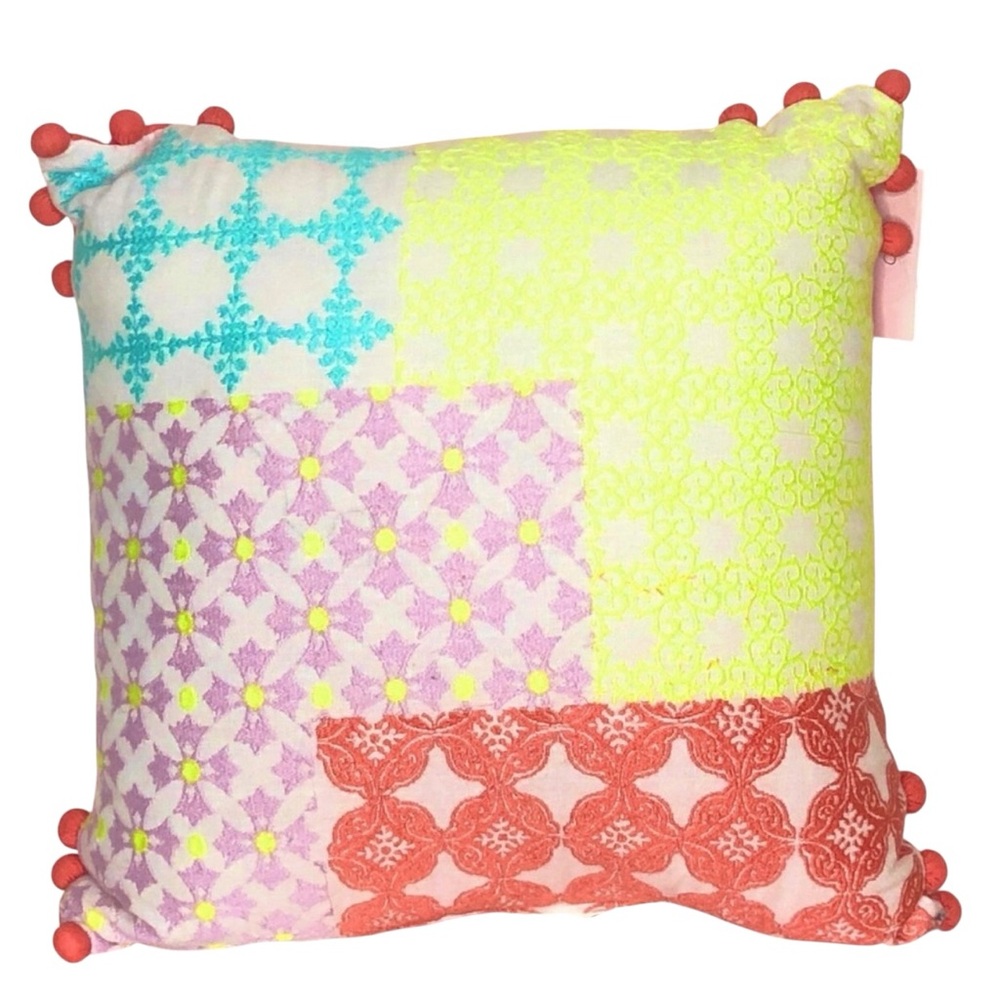NWT Jessica Simpson Coral Lace Accent Pillow
